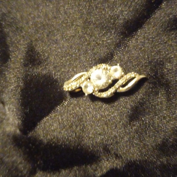 Sterling silver, with White sapphire pendant & ring bundle 🥰 - Picture 5 of 7